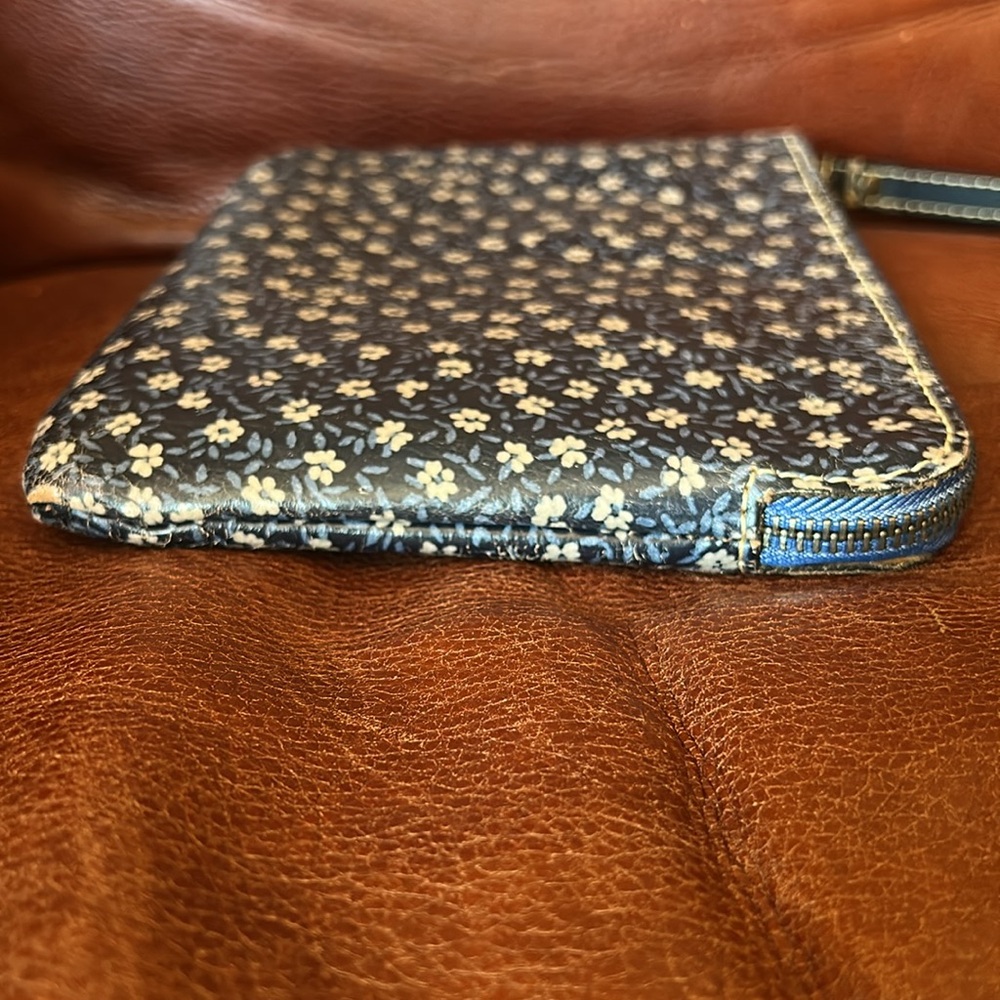 Patricia Nash Pouch - Picture 5 of 8